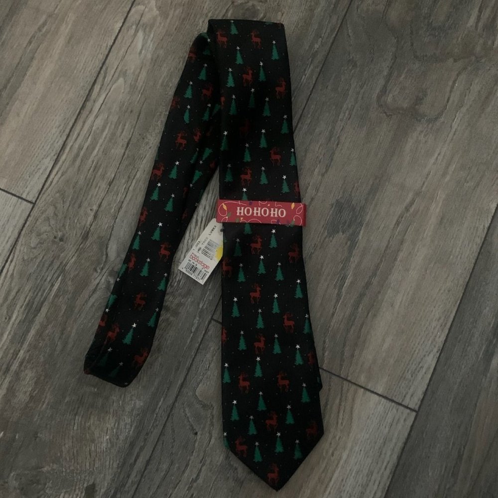 NWT HOHOHO CHRISTMAS BLACK W/TREES & REINDEER TIE